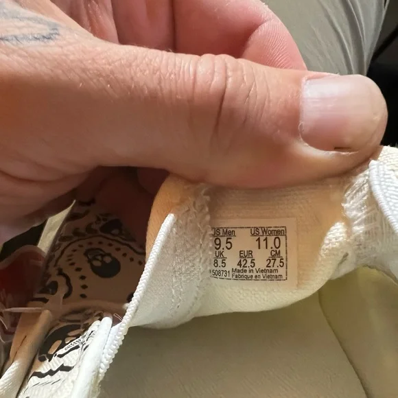 Vans Black and White Classic Slip-On Box - Picture 5 of 6